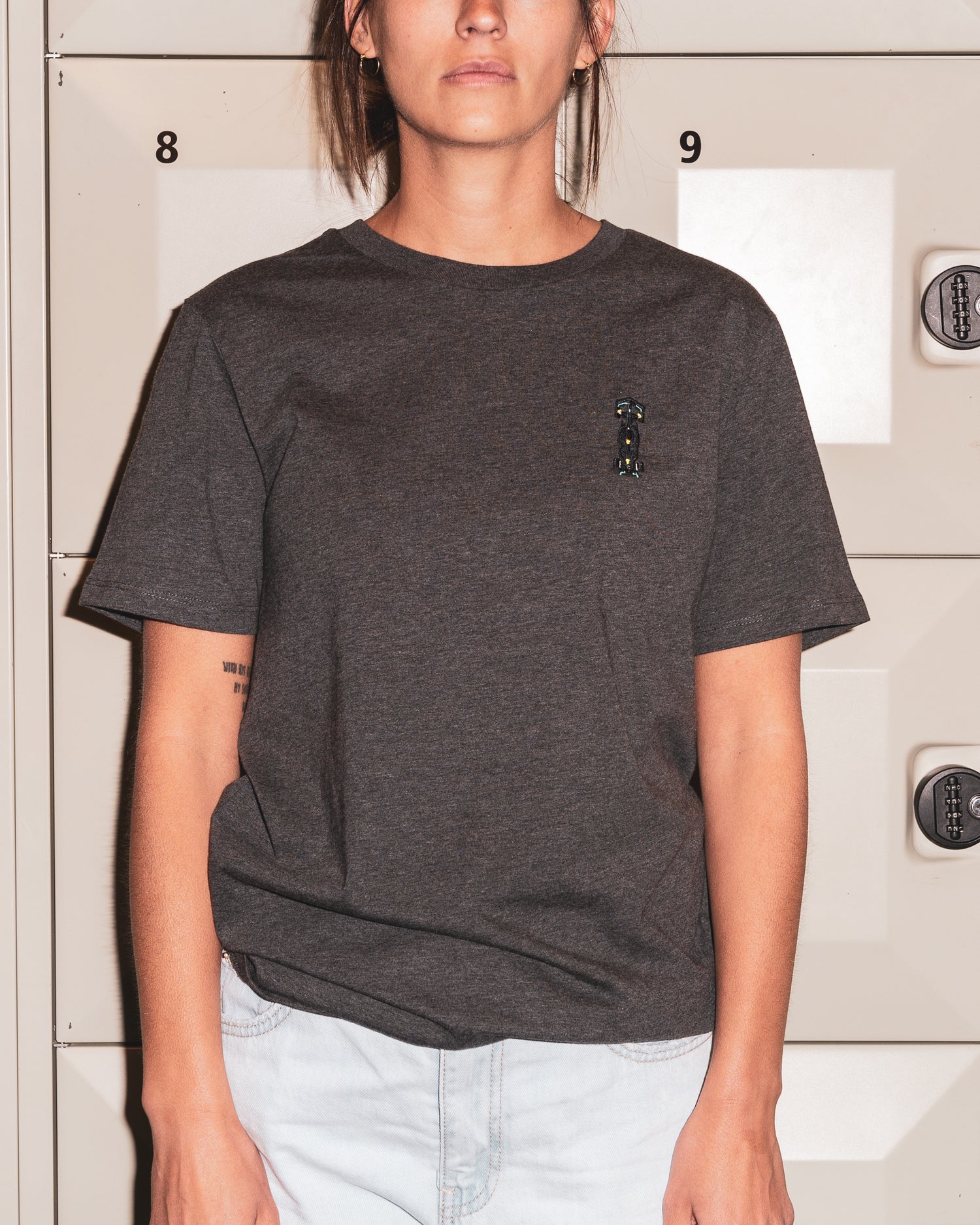 MER23 — Embroidery T-shirt – Flat Out Store